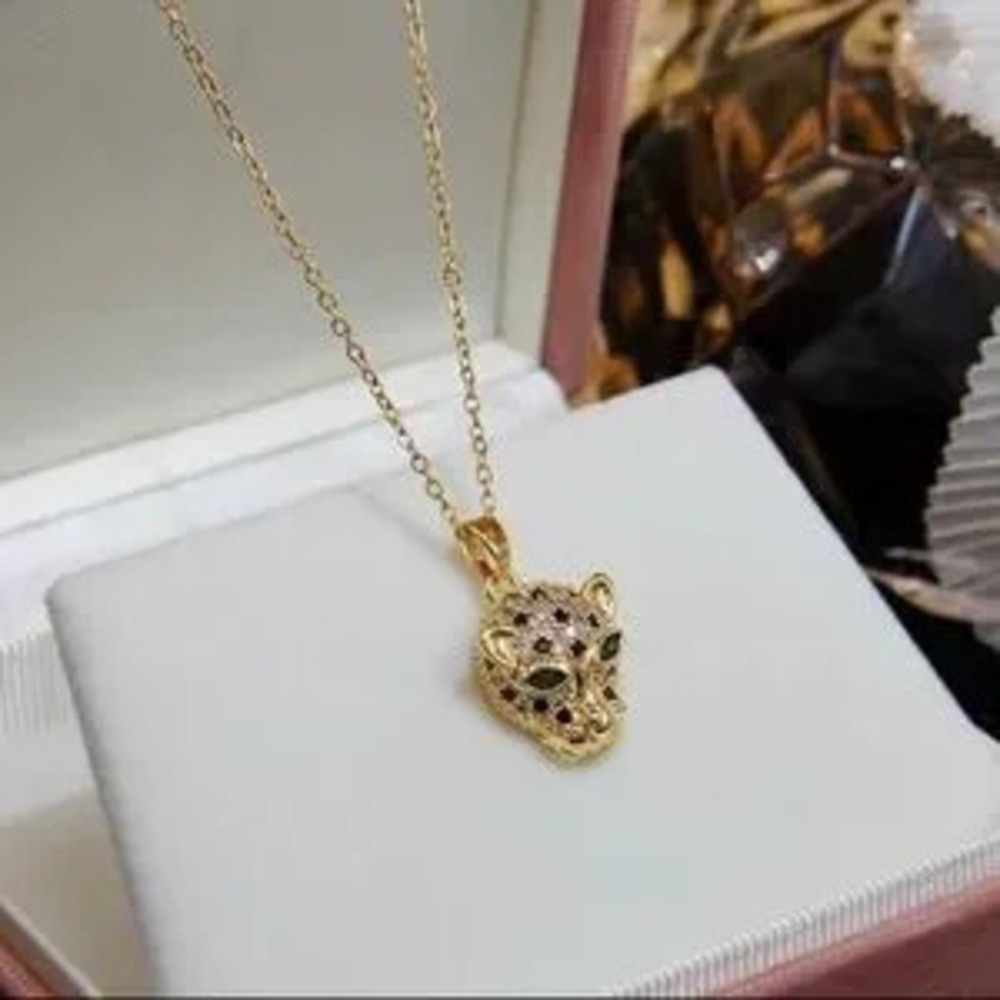 18K Gold Plated Zircon & Emerald Inlay Cheetah/Leopard Head Pendant Necklace